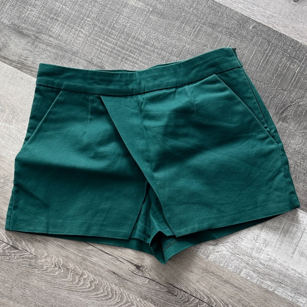 Bershka Skort Green Size 2 Like New!